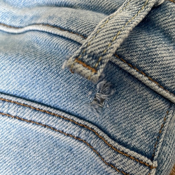 Forever 21 Ripped jeans - Picture 3 of 3